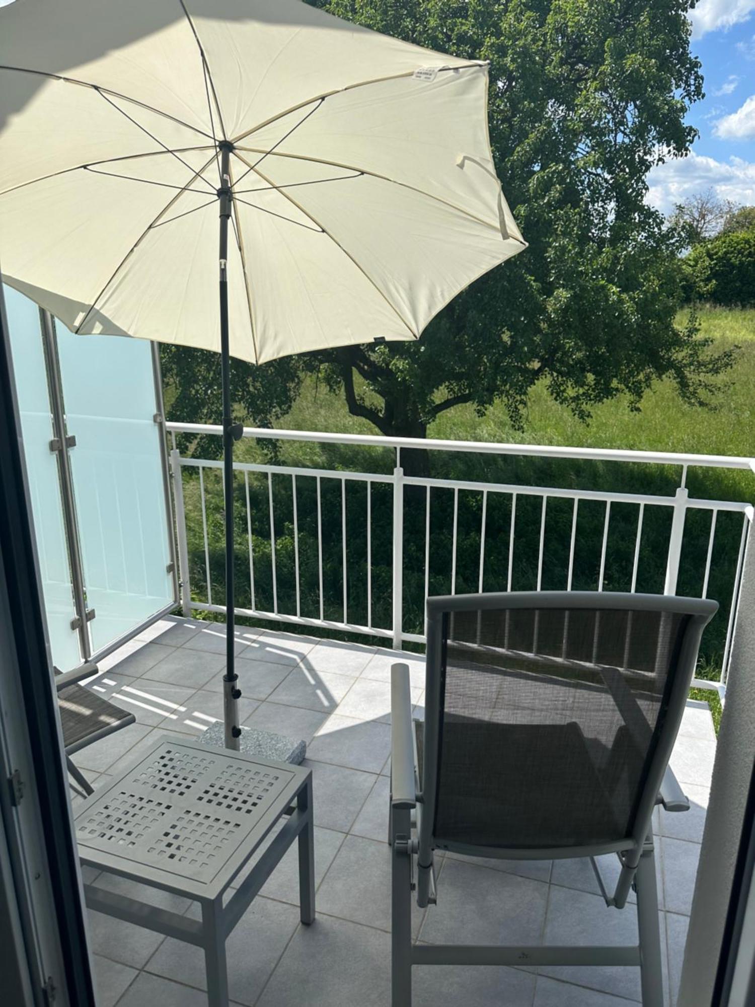 2-Zimmer-Ferienwohnung Mit Hotelservice Und 2 Balkons - Golf, Bike Und Wellness Im Markgraeflerland Bad Bellingen Bagian luar foto